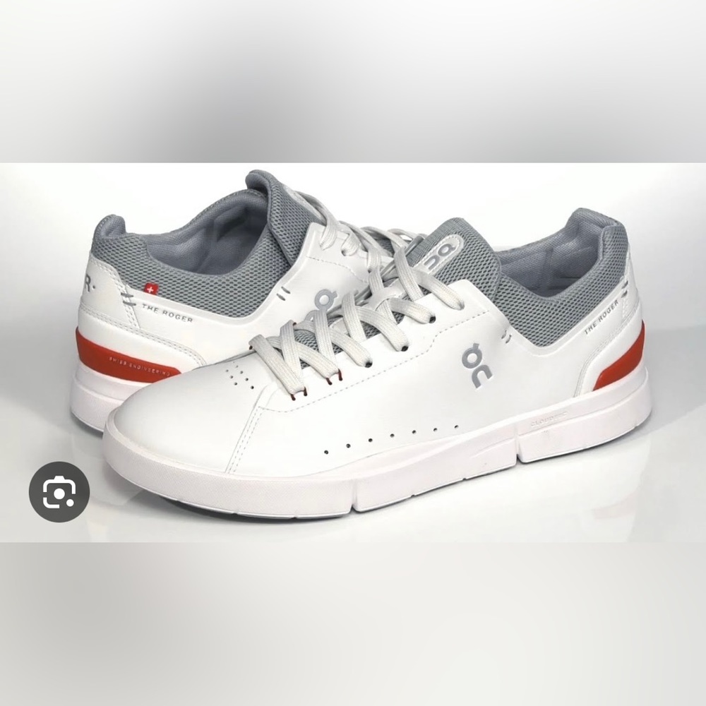 ON The Roger Advantage Men’s White Shoe Size 9